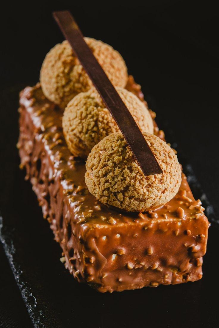 Ginger Spice Oasis with Honeyed Ornaments